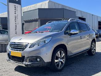 Damaged car Peugeot 2008 1.2 PureTech Allure 2015/8