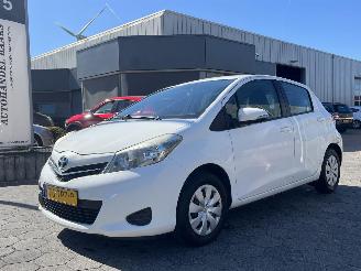 Coche accidentado Toyota Yaris 1.0 VVT-i Aspiration 2012/4