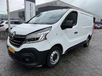 Vaurioauto  commercial vehicles Renault Trafic 2.0 dCi 145PK Automaat T29 L1H1 Comfort 2021/12