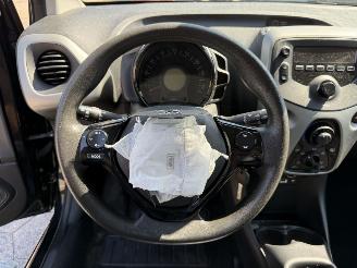 Peugeot 108 1.0 e-VTi Active picture 18