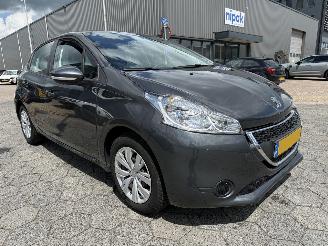 Peugeot 208  picture 3