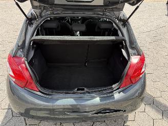 Peugeot 208  picture 11