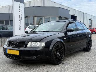 Unfallwagen Audi A4 Avant 2.0 2004/3