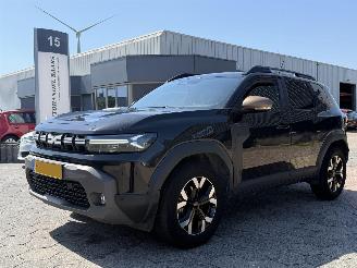 damaged passenger cars Dacia Duster 1.6 Hybrid 140 Extreme 2025/5