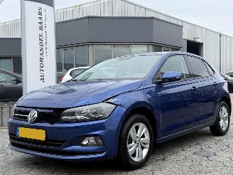damaged passenger cars Volkswagen Polo 1.0 TSI Comfortline 2019/1