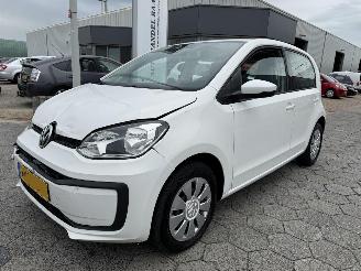 Schadeauto Volkswagen Up! 1.0 BMT move up! 2017/2