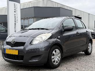 damaged passenger cars Toyota Yaris 1.0 VVTi Acces 2011/2