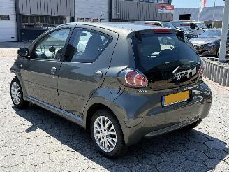 damaged passenger cars Toyota Aygo 1.0-12V Aspiration Green 2010/1
