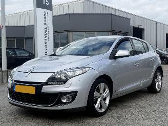 krockskadad bil auto Renault Mégane 1.2 TCe Collection 2013/3