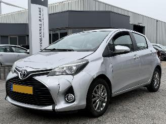 uszkodzony samochody osobowe Toyota Yaris 1.3 VVT-i Style AUTOMAAT 2016/4