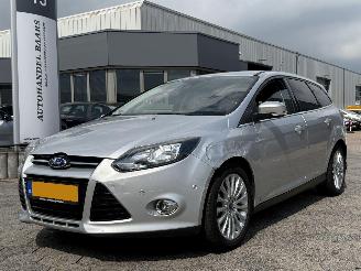 Schadeauto Ford Focus Wagon 1.0 EcoBoost Lease Titanium 2013/7