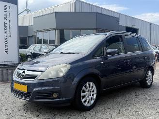 Damaged car Opel Zafira 1.6 Executive 2006/9