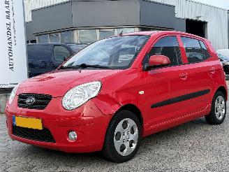 Vaurioauto  passenger cars Kia Picanto 1.0 Seven 2010/9