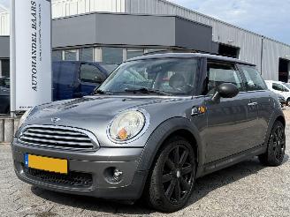 damaged passenger cars Mini One 1.4 One Anniversary PANO 2010/1