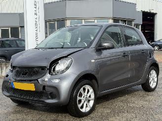 krockskadad bil auto Smart Forfour 1.0 Pure 2018/5
