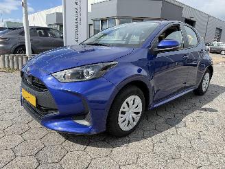 krockskadad bil auto Toyota Yaris 1.0 VVT-i Comfort 2023/7