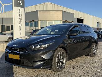 Voiture accidenté Kia Ceed Sportswagon 1.5 T-GDi AUTOMAAT MHEV DynamicLine 2023/3