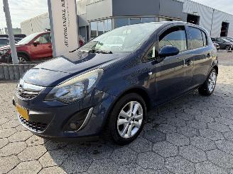  Opel Corsa 1.4-16V Business+ 2014/4