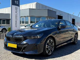 krockskadad bil auto BMW 5-serie 530e 2025/12