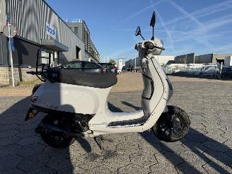skadebil bromfiets GTS  Toscana Pure 2024/10