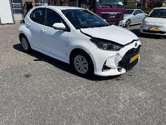 skadebil auto Toyota Yaris 1.5 HYBRID. ACTIVE AUTOMAAT. 2022/5