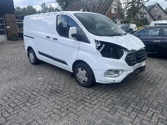 skadebil bedrijf Ford Transit Custom 2.0 TDCI L1H1 TREND. 2018/9