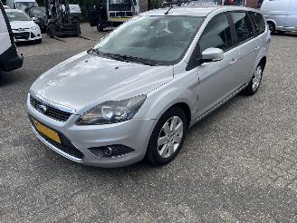 Vaurioauto  passenger cars Ford Focus 1.8 LIMITED COMBI KLIMA. 2009/10