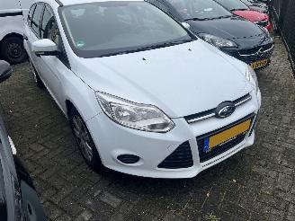  Ford Focus Wagon 1.0 EcoBoost Titanium 2014/1
