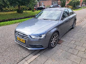 Voiture accidenté Audi A4 1.8 TFSi S line LIMOUSINE 2013/12
