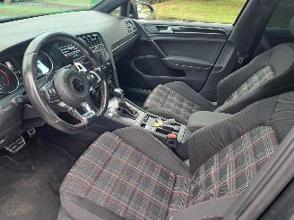 Volkswagen Golf 2.0TSI GTI picture 3