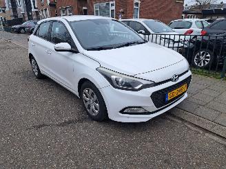 Unfallwagen Hyundai I-20 1.2 HP-i-motion 2015/4