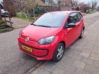damaged passenger cars Volkswagen Up! 1.0i 3drs 2013/12