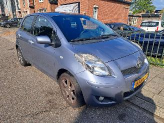  Toyota Yaris 1.3vvti aspiration 2011/10