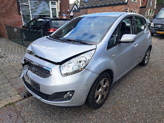uszkodzony samochody osobowe Kia Venga 1.6 cvvt X-tra automaat 2010/2