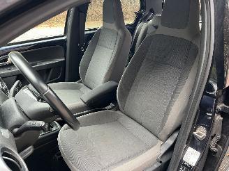 Volkswagen Up! 1.0 GROOVE CROSS UP BLUEMOTION picture 15