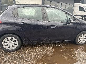 Peugeot 208 1.0 Pure Tech Access AIRCO PDC CRUISE picture 7