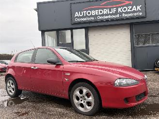 ojeté vozy osobní automobily Alfa Romeo 147 1.6 T.Spark Distinctive AIRCO LEDER 2005/6