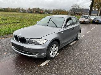 BMW 1-serie 118 picture 2