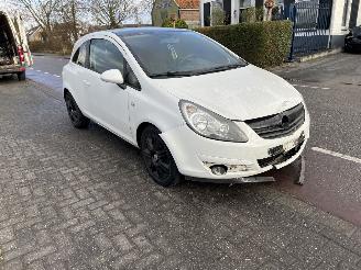 Coche siniestrado Opel Corsa 1.4-16V 2010/2