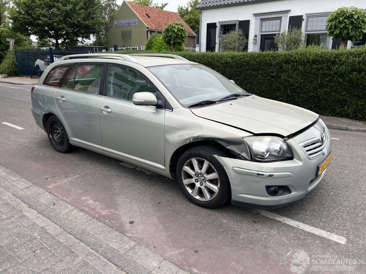 Toyota Avensis 2.0-16V