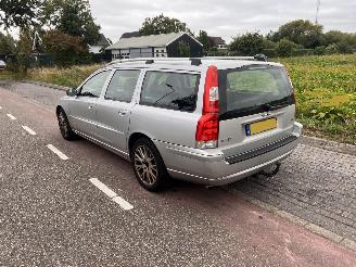 Volvo V-70 D5 Combi picture 4