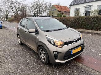 uszkodzony samochody osobowe Kia Picanto 1.0-12V 2017/5