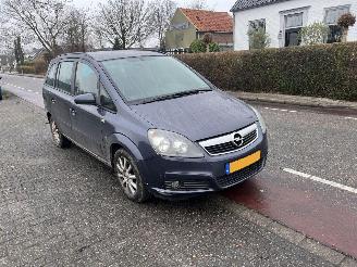 Avarii autoturisme Opel Zafira 1.6-16V 2007/6