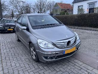 skadebil auto Mercedes B-klasse 170 2008/1