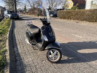 skadebil bromfiets Vespa  LX 50 Snor 2013/6