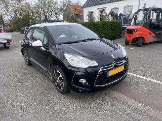 Vaurioauto  passenger cars Citroën DS3 1.2 VTi Chic 2012/12