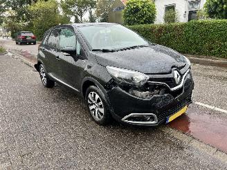 uszkodzony samochody osobowe Renault Captur 0.9 TCe Limited 2017/5
