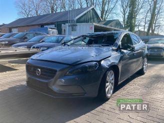 Coche siniestrado Volvo V-40 V40 (MV), Hatchback 5-drs, 2012 / 2019 1.6 D2 2013/1