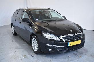 Schadeauto Peugeot 308 1.2 PureTech Style 2016/8