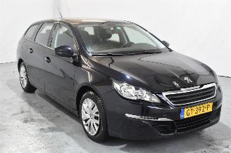 Schadeauto Peugeot 308 1.2 PureT.Blue Lease 2015/8